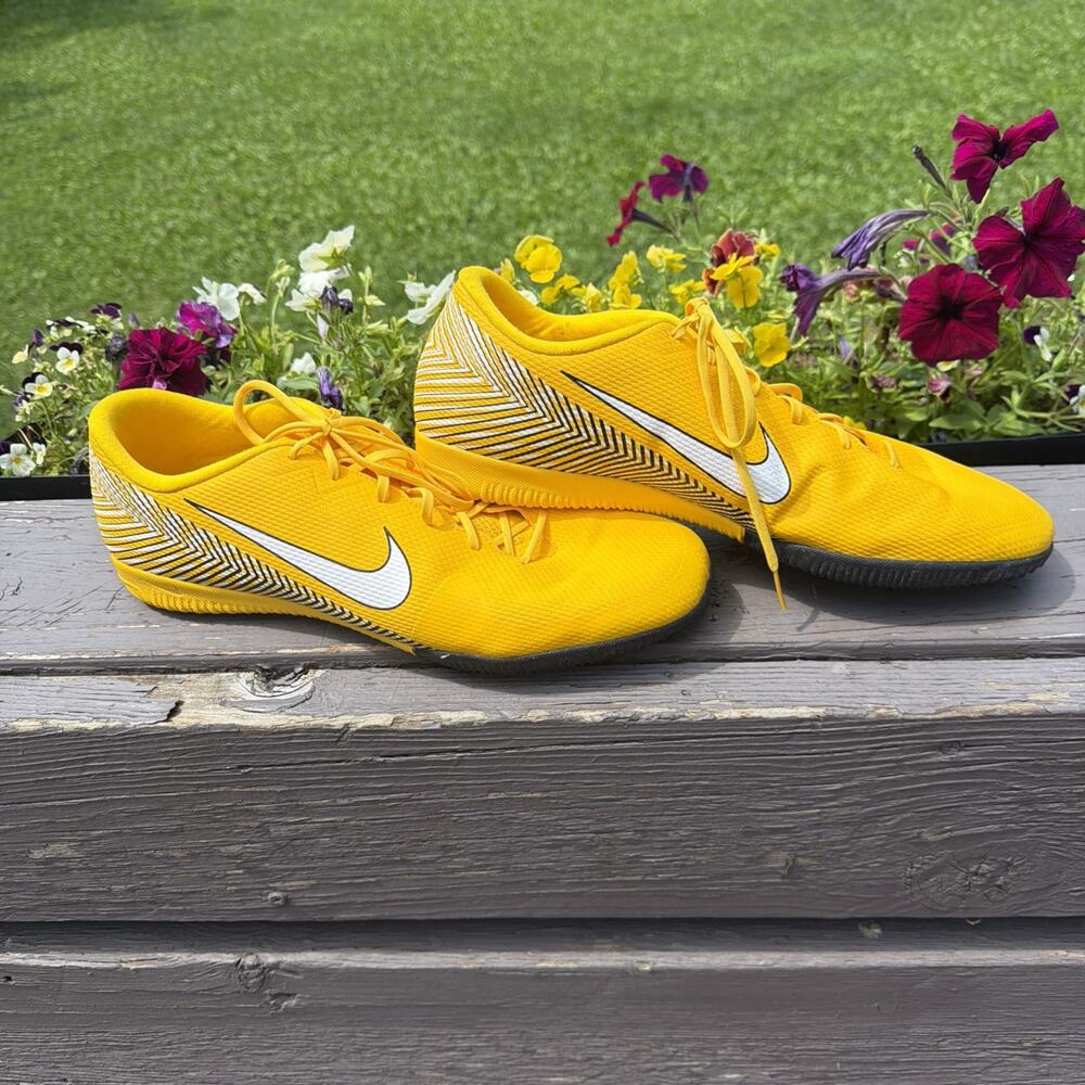 Nike Mercurial VaporX 12 Club IC Indoor Soccer Shoes Sz 13 Yellow AO3122-710
